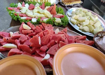 Confraternização Mesa de Frutas Confraternização Mesa de Frutas